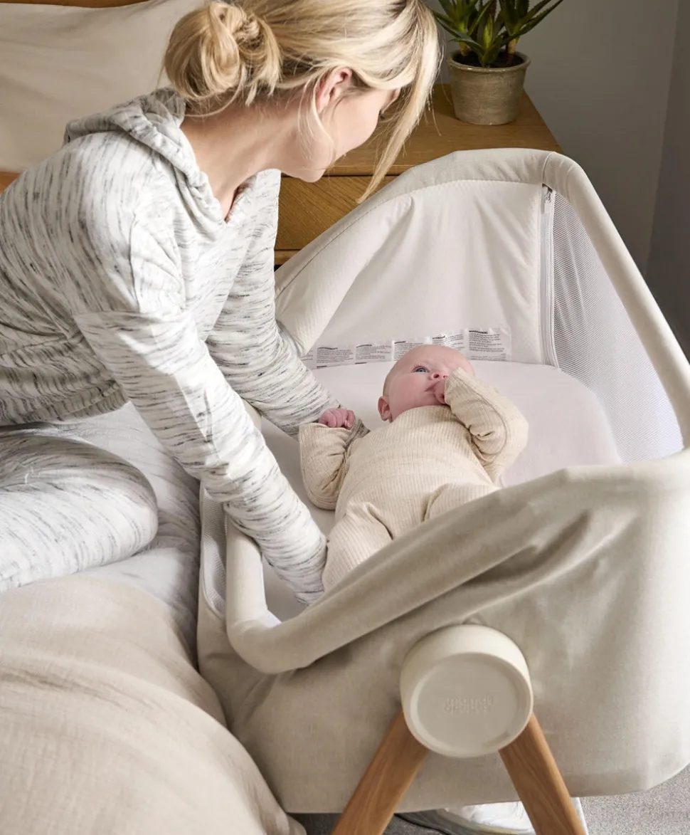 Lua Bedside Crib and Sheet Bundle - Fawn/White