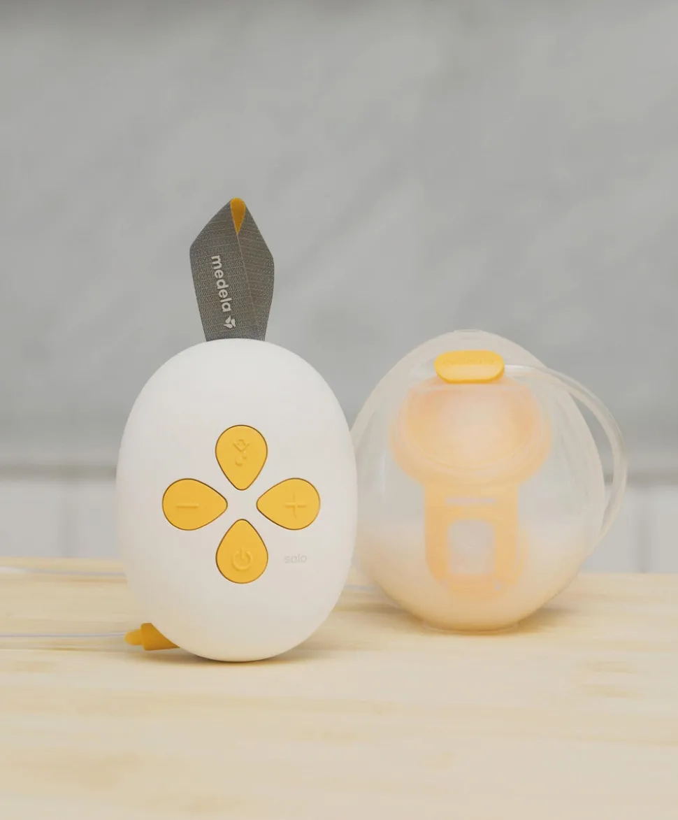 Medela Solo™ Single Electric Breast Pump, Nursing Pads and Storage Bags Bundle