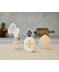 Medela Solo™ Single Electric Breast Pump, Nursing Pads and Storage Bags Bundle