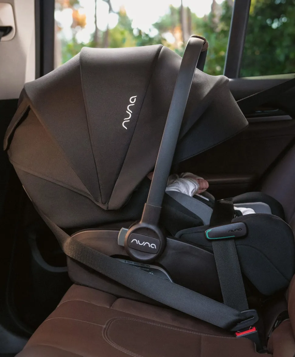 Nuna SWIV Pushchair Bundle with ARRA Flex Car Seat & BASE Curv Base - Caviar
