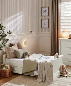 Oxford Cotbed & Essential Airflow Pocket Spring Mattress Bunlde - White