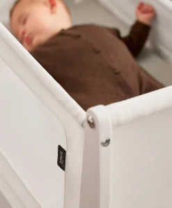 SnuzPod 5 Bedside Crib - White