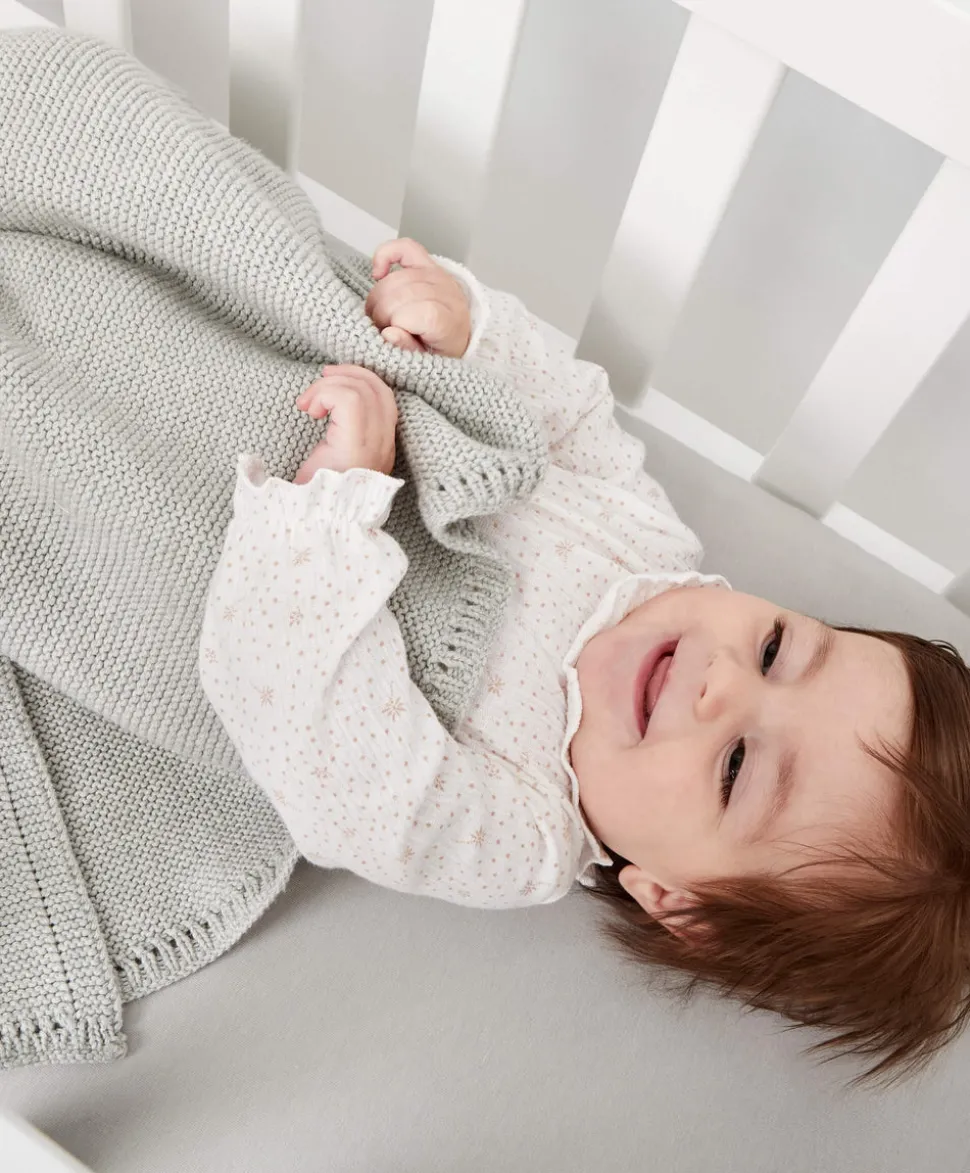 The Little Green Sheep Organic Knitted Cellular Baby Blanket in Dove
