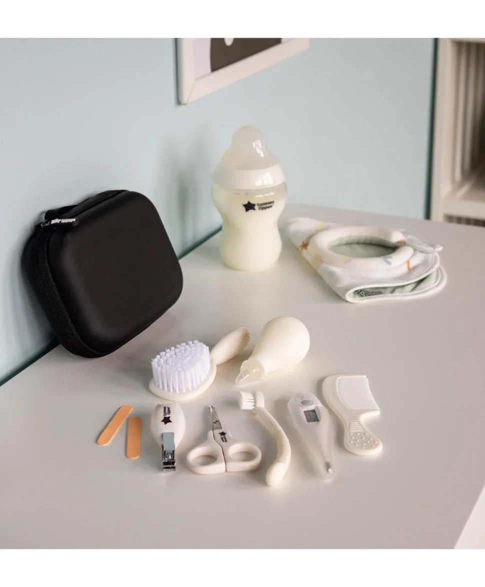 Tommee Tippee Closer to Nature Healthcare and Grooming Kit
